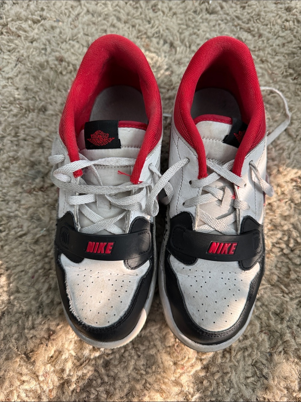 Nike Kids White, Black & Red Low-Top Sneakers with Strap
